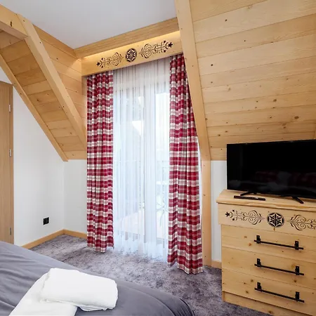 Apartamenty Male Ciche Z Jacuzzi Ogrodowym, Widokiem Na Gory Exterior foto