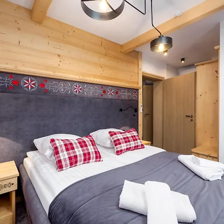 Apartamenty Male Ciche Z Jacuzzi Ogrodowym, Widokiem Na Gory Exterior foto