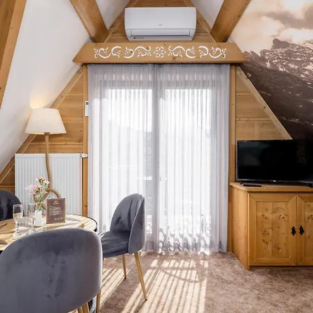 Apartamenty Male Ciche Z Jacuzzi Ogrodowym, Widokiem Na Gory Exterior foto