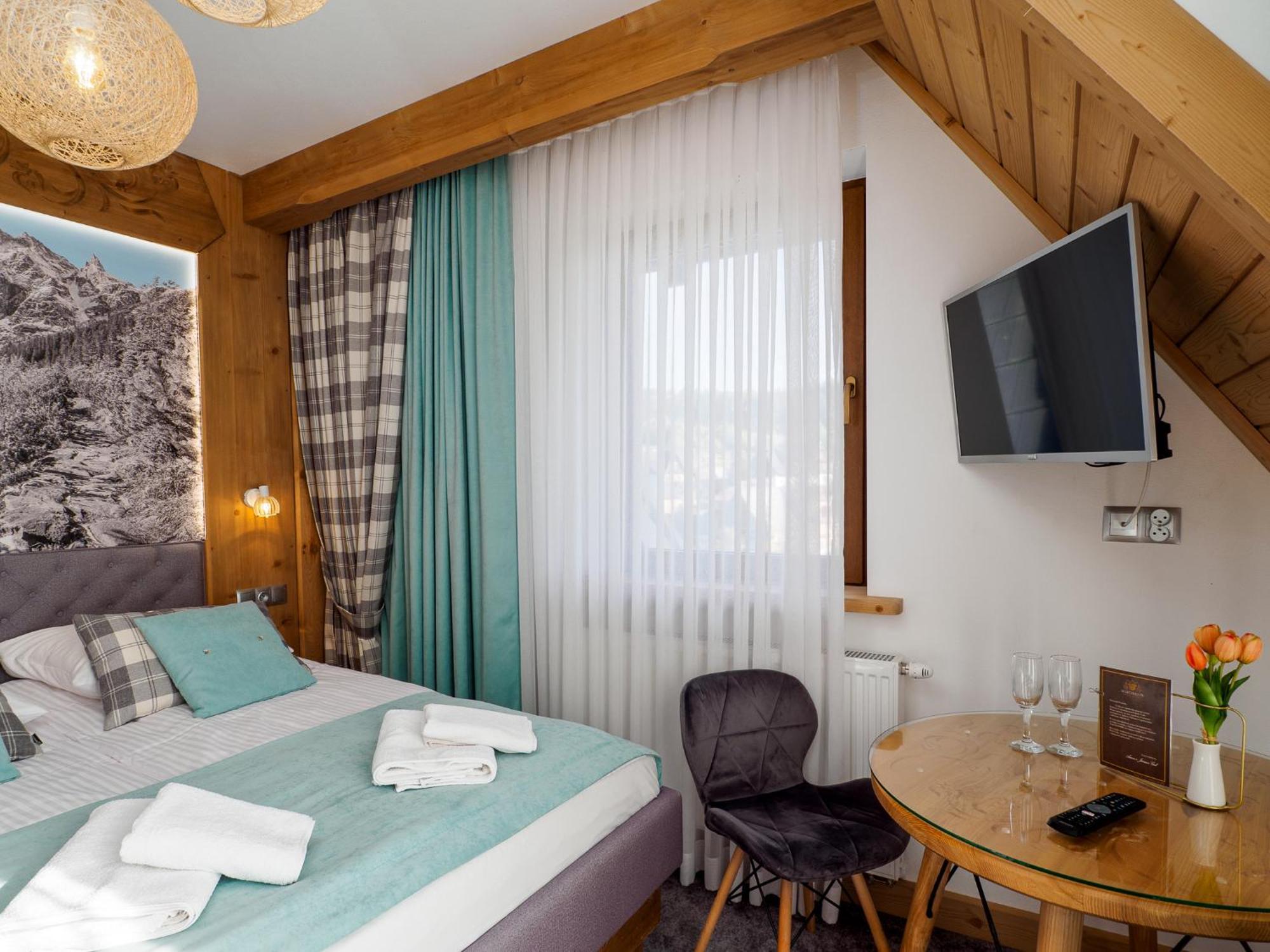 Z Jacuzzi Ogrodowym, Widokiem Na Gory