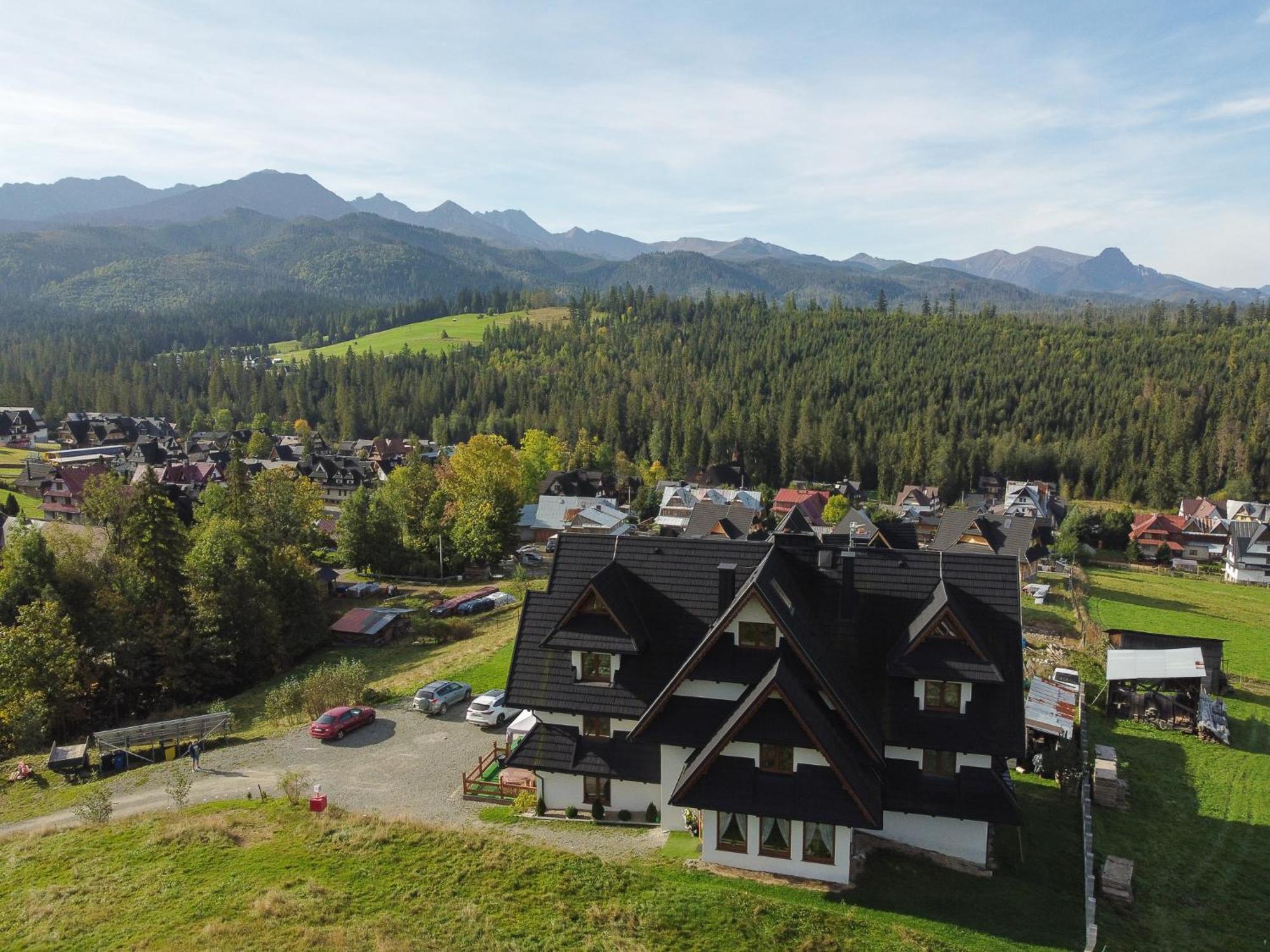 Z Jacuzzi Ogrodowym, Widokiem Na Gory *